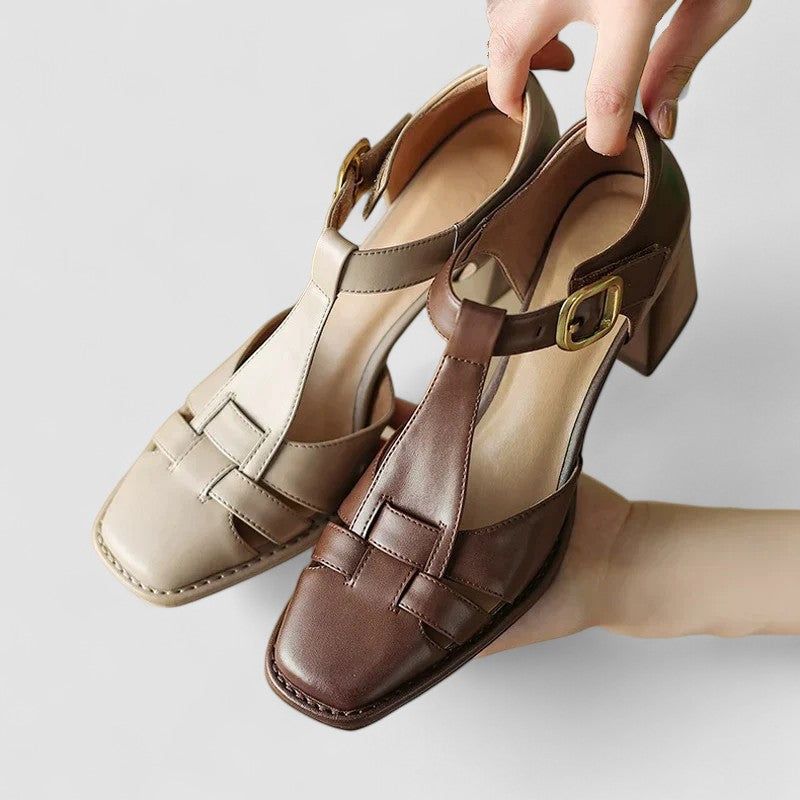 Scarlett – Ortopediska T-Strap Blockklackar