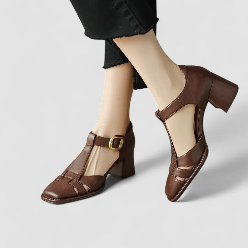Scarlett – Ortopediska T-Strap Blockklackar