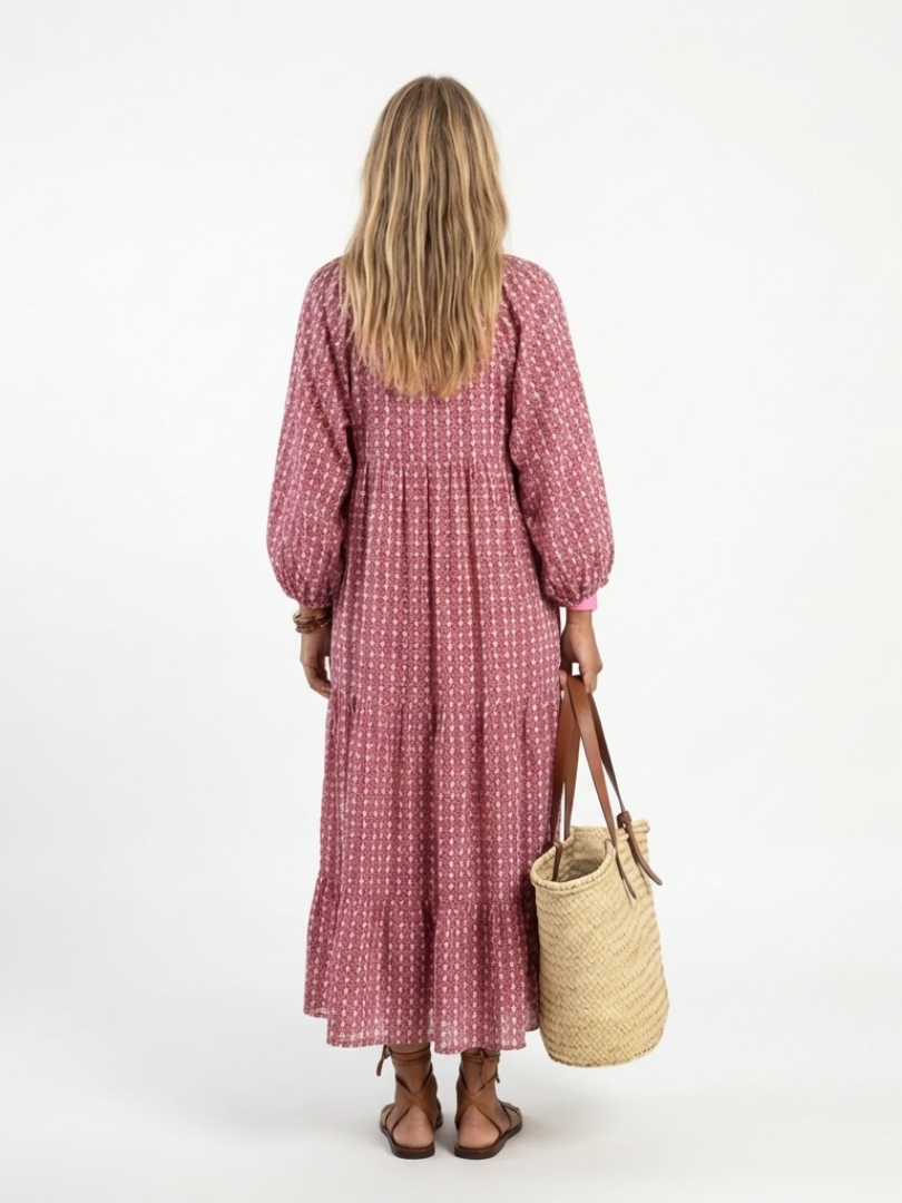 Arlette | Midi-klänning med geometriskt mönster och långa ärmar