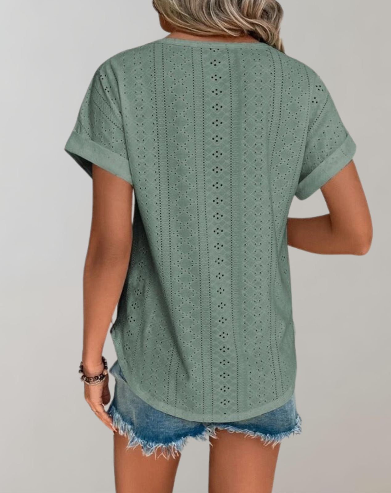 Jannicke | Lätt sommarblus med delikat broderi