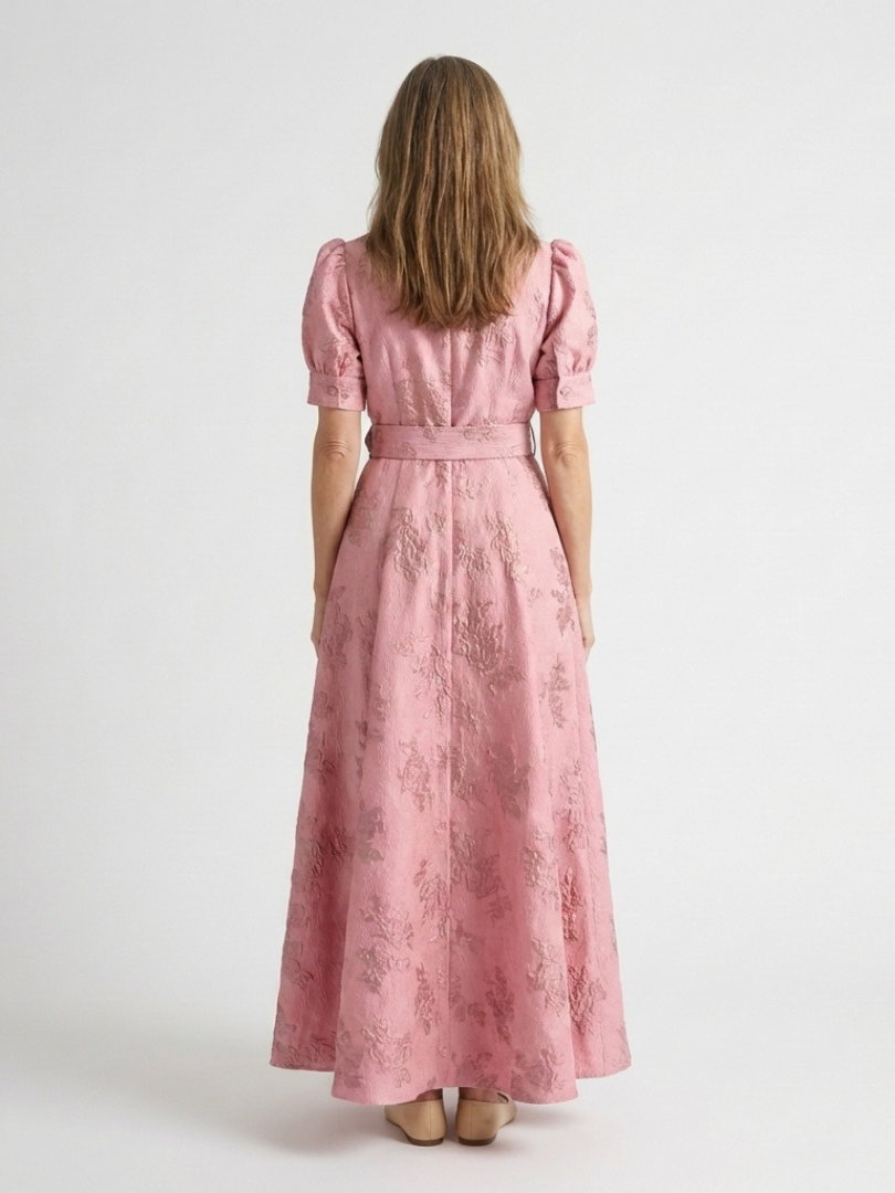Xanthea | Maxiklänning med korta ärmar och texturerat blommig bälte