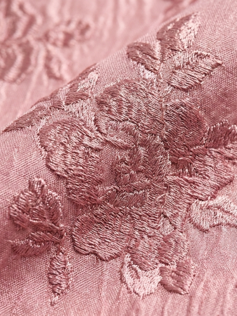 Xanthea | Maxiklänning med korta ärmar och texturerat blommig bälte