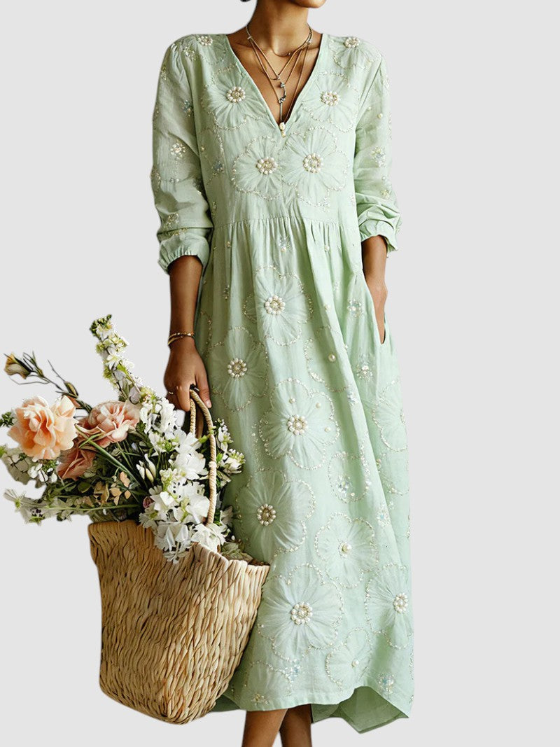 Clémence | Lång, broderad klänning med blommönster