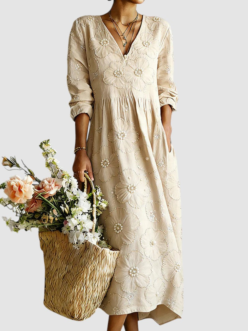 Clémence | Lång, broderad klänning med blommönster