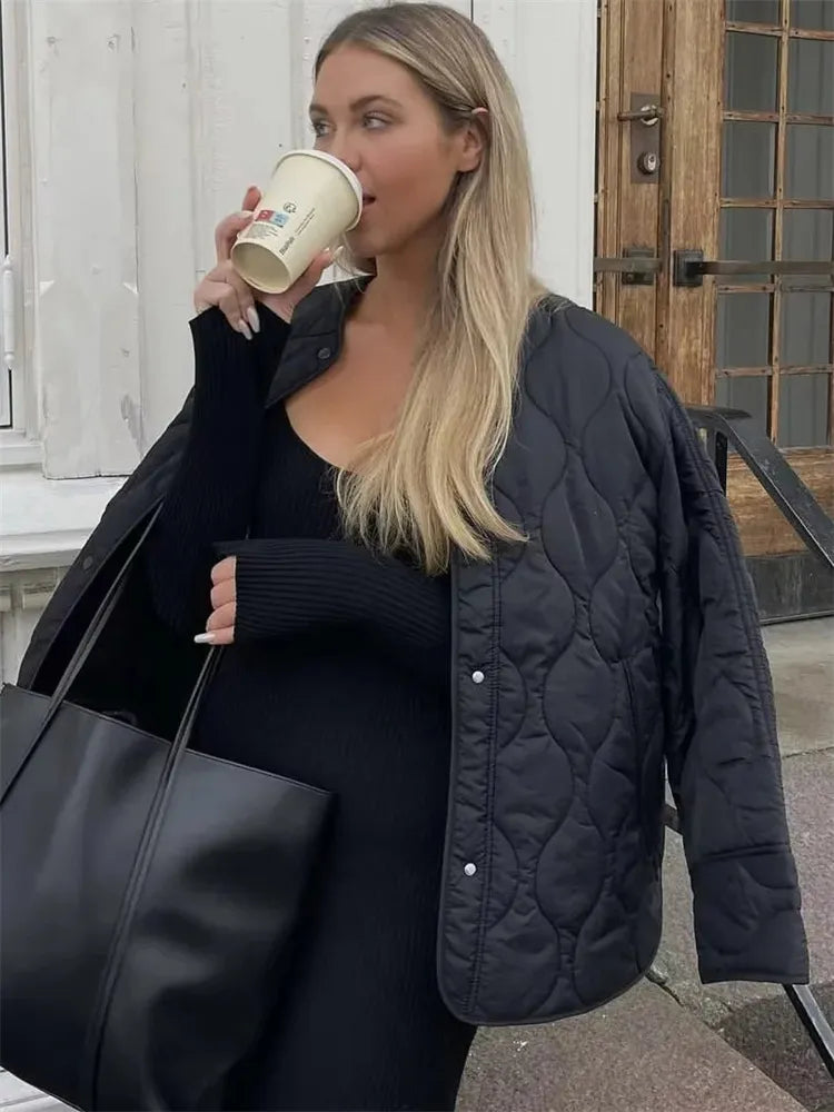 CAROLA | Avslappnad Lätt Vinterjacka för Kvinnor