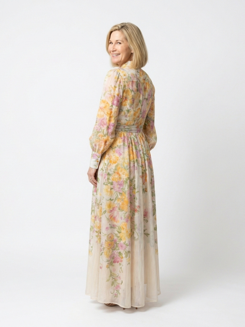 Cressida | Maxiklänning med långa ärmar i transparent blomsterdesign